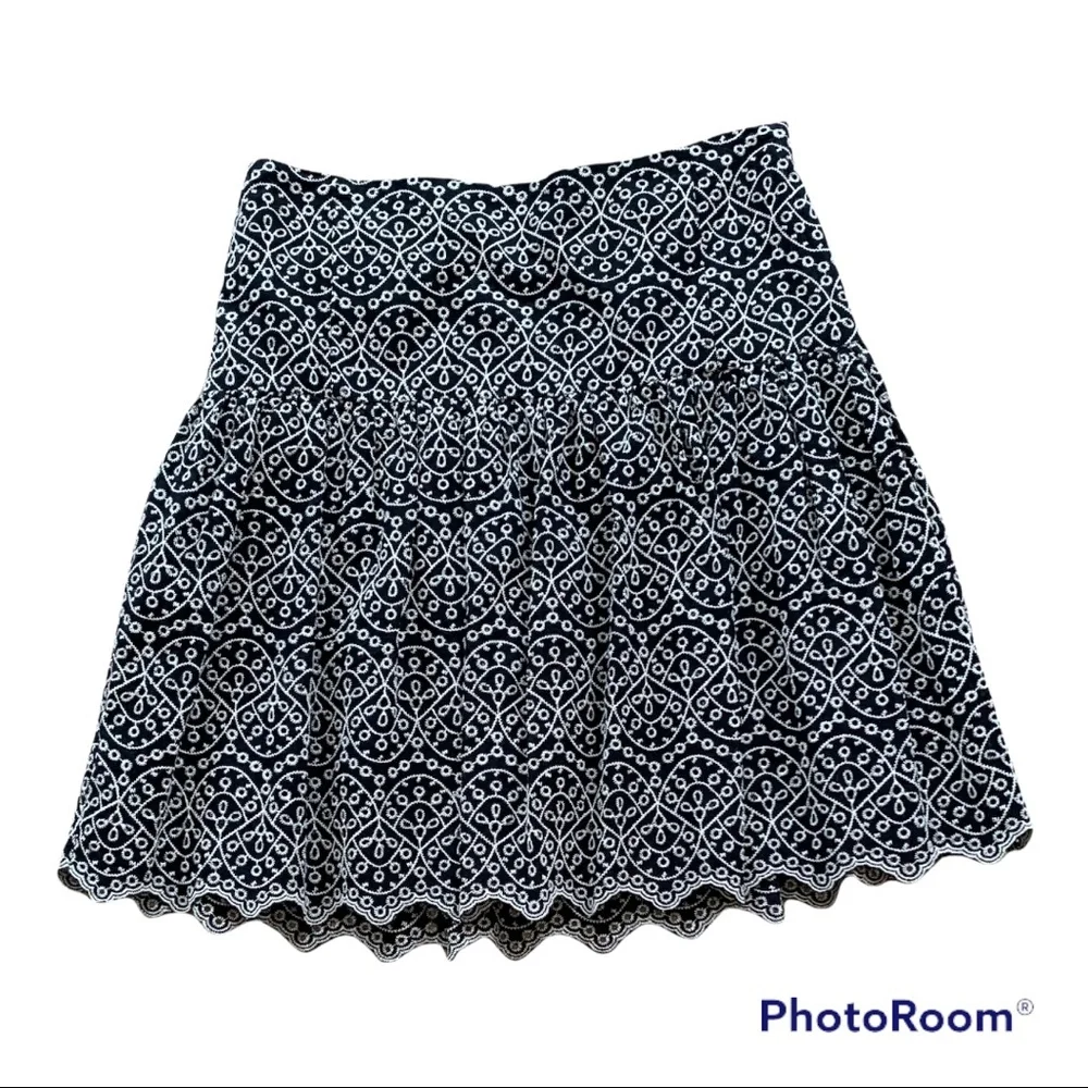 ⭐️Express High Waisted Eyelet Black and White Skirt⭐️